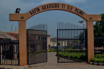 Front gate of palace Akarigbo